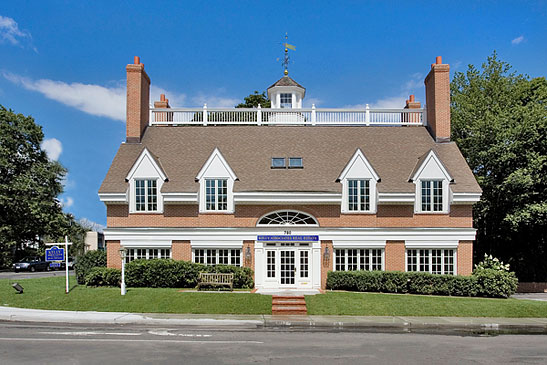 Houlihan Lawrence, Darien, formerly Kelly Associates